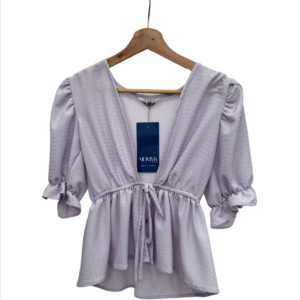 Blusa lila amarrada