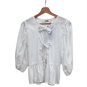 Blusa blanca lazos